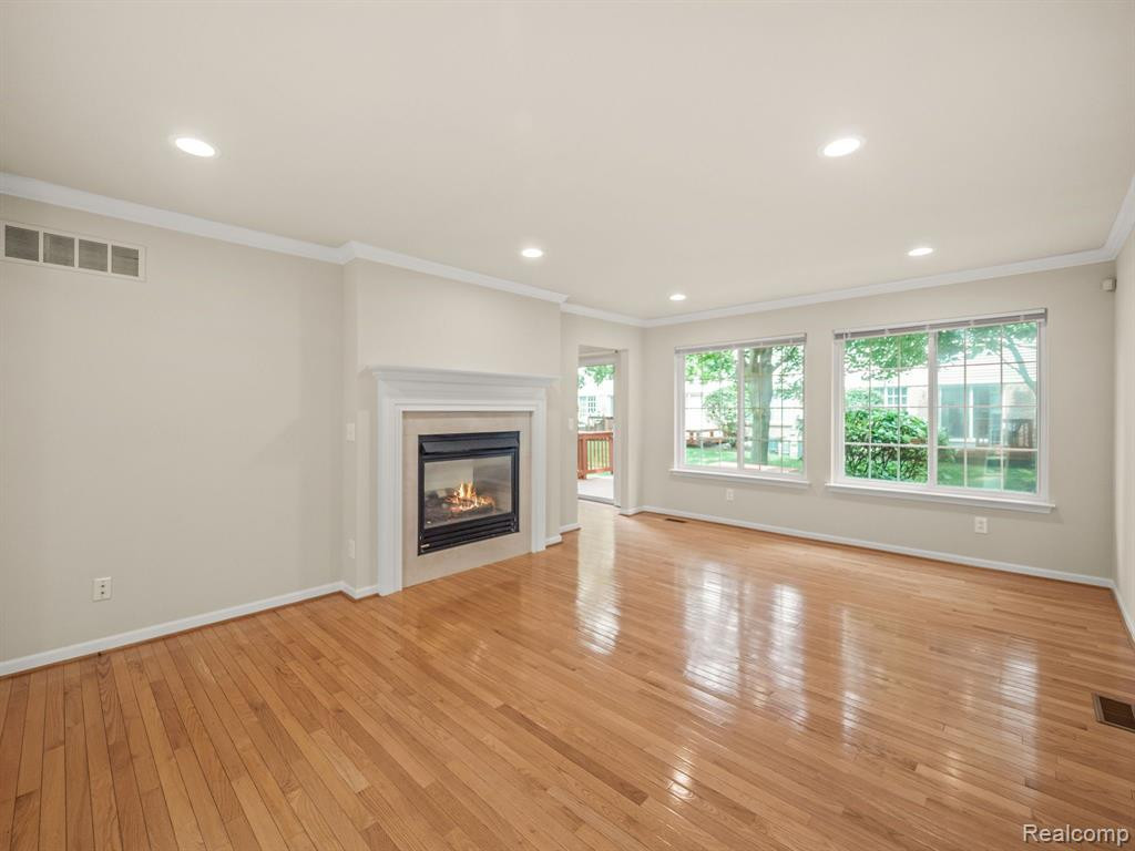 509 JAMES Circle, Royal Oak, MI 48067 — Photo 2