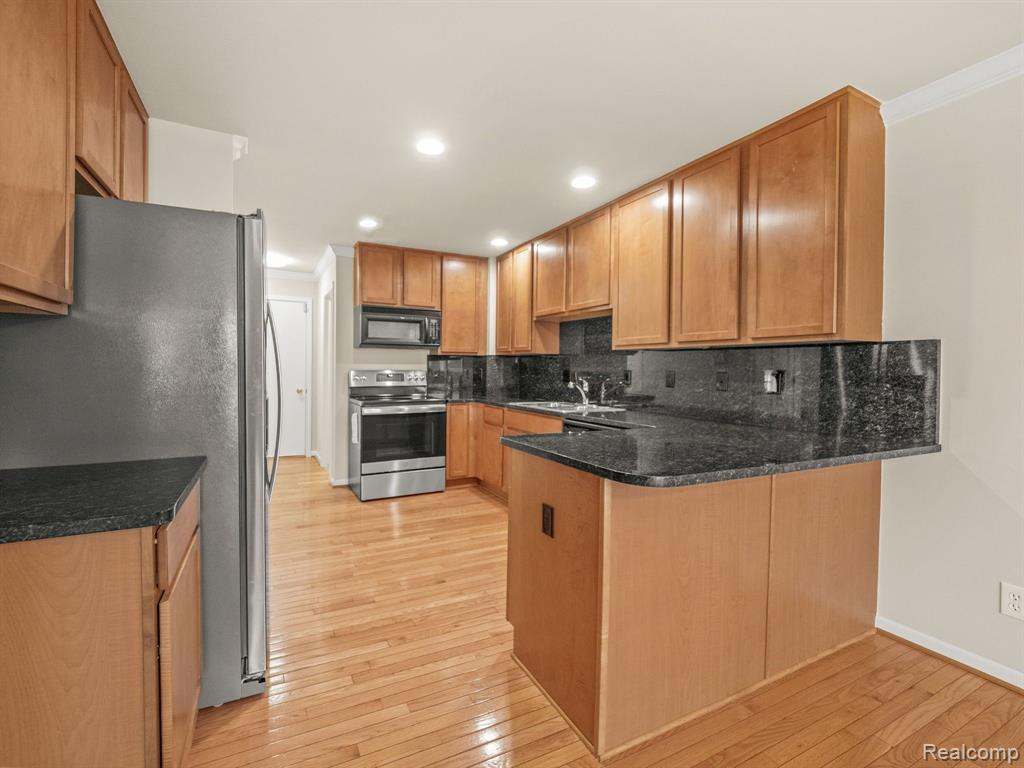 509 JAMES Circle, Royal Oak, MI 48067 — Photo 5