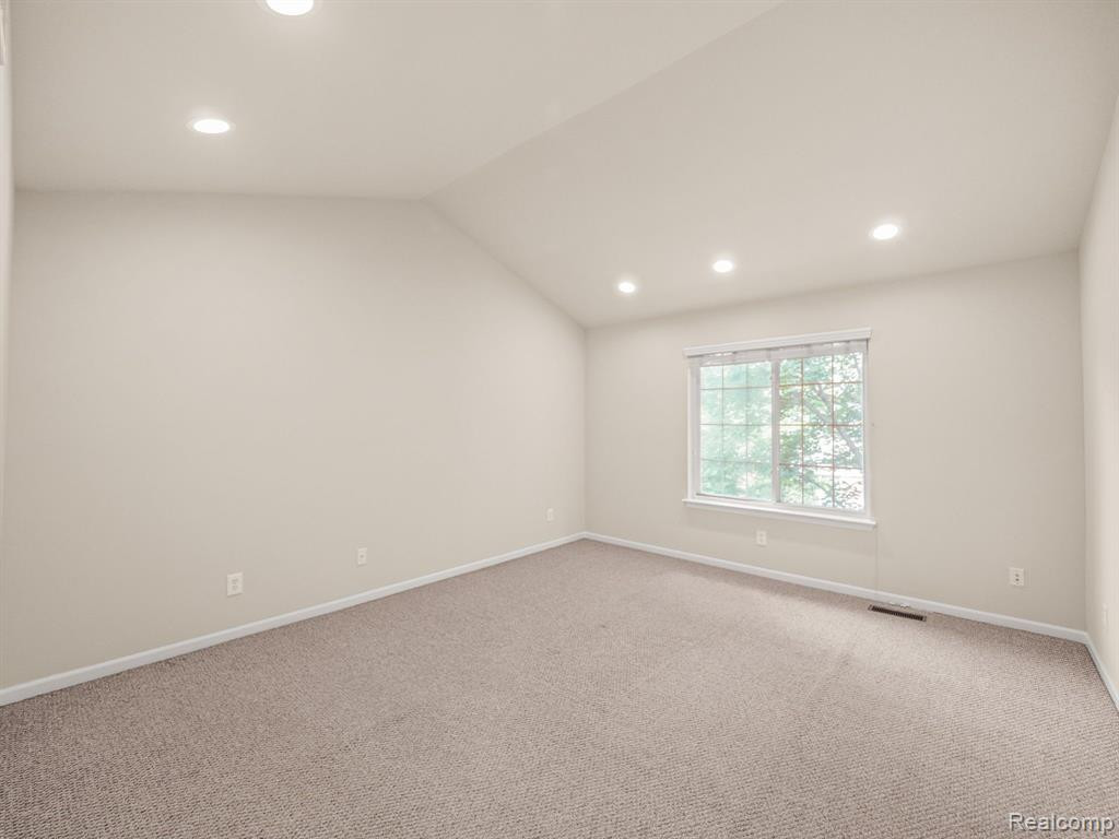 509 JAMES Circle, Royal Oak, MI 48067 — Photo 10