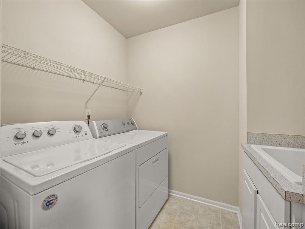 509 JAMES Circle, Royal Oak, MI 48067 — Photo 17