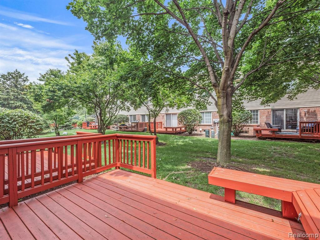 509 JAMES Circle, Royal Oak, MI 48067 — Photo 18