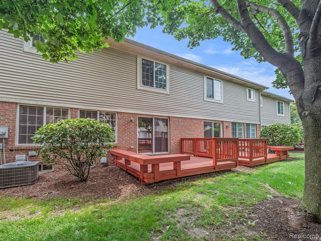 509 JAMES Circle, Royal Oak, MI 48067 — Photo 20