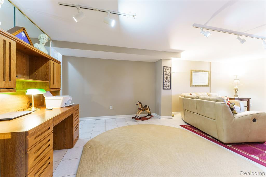885 Challenging Trail, South Lyon, MI 48178 — Photo 36