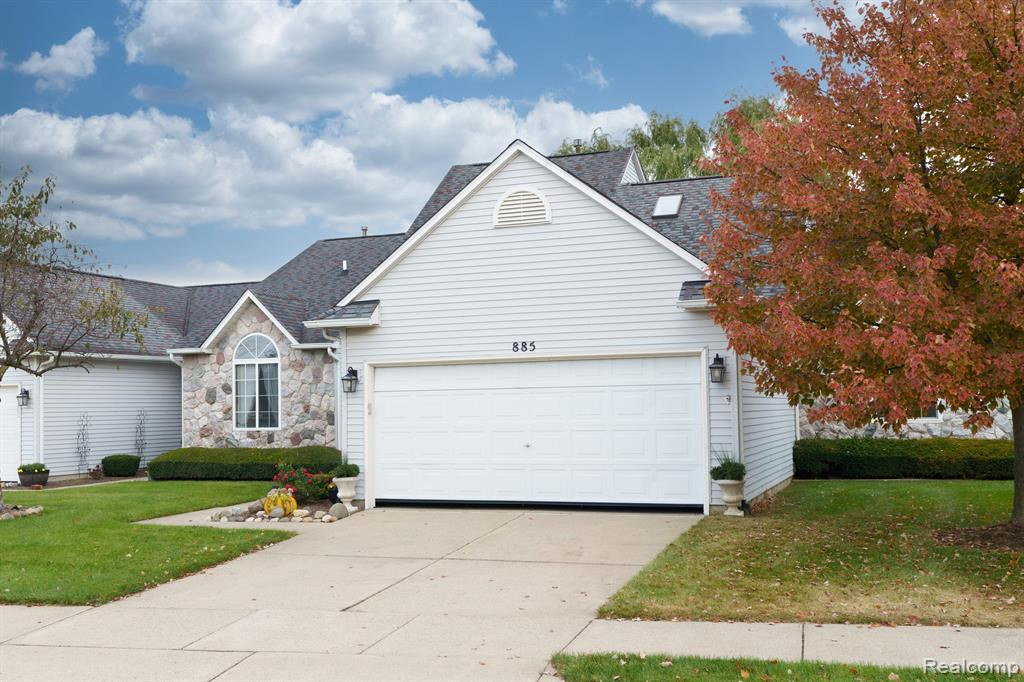 885 Challenging Trail, South Lyon, MI 48178 — Photo 4