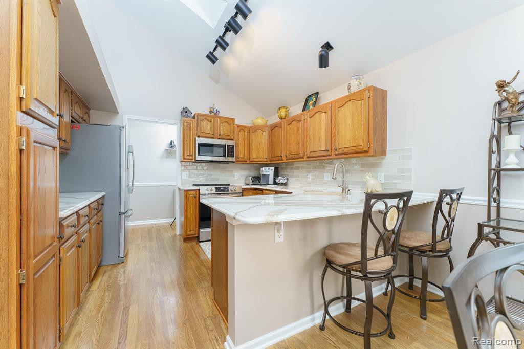 885 Challenging Trail, South Lyon, MI 48178 — Photo 12