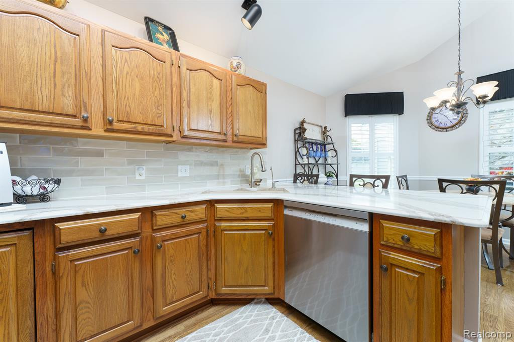 885 Challenging Trail, South Lyon, MI 48178 — Photo 18