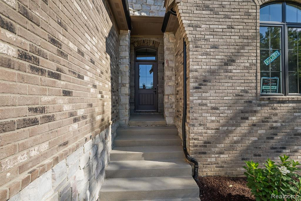 9799 Lake Edge Drive, Brighton, MI 48114 — Photo 12