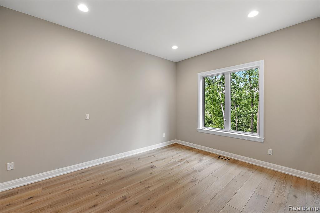 9799 Lake Edge Drive, Brighton, MI 48114 — Photo 37