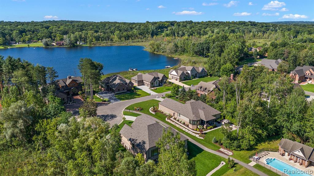 9799 Lake Edge Drive, Brighton, MI 48114 — Photo 49