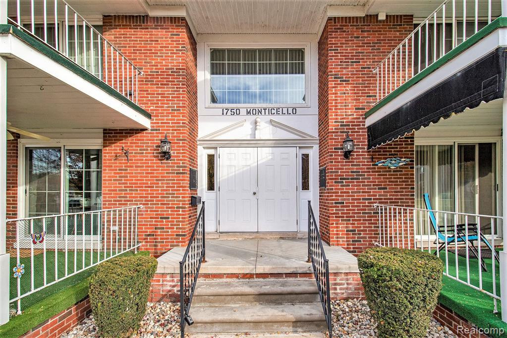 1750 MONTICELLO Street, 6, Trenton, MI 48183 — front exterior