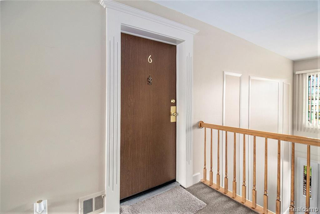 1750 MONTICELLO Street, 6, Trenton, MI 48183 — Photo 2