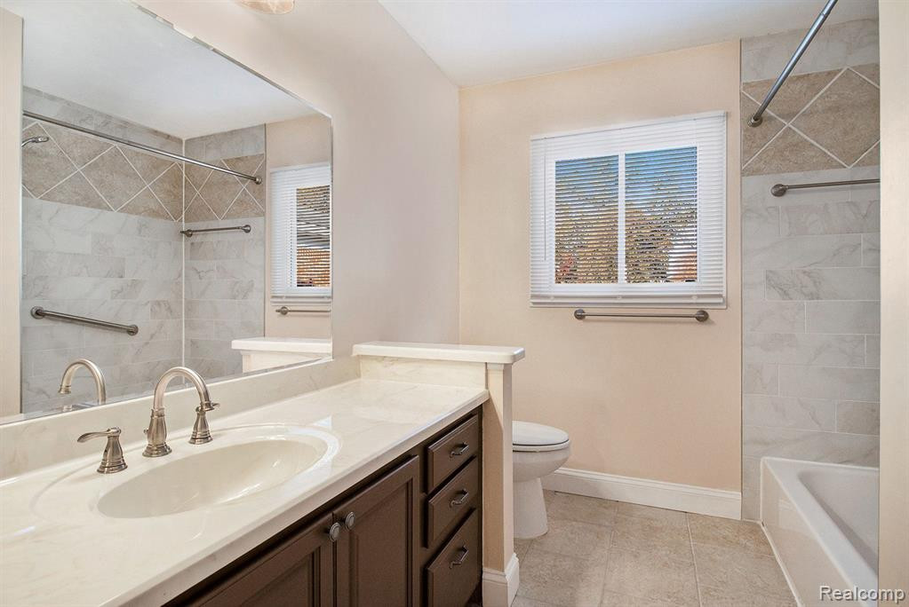 1750 MONTICELLO Street, 6, Trenton, MI 48183 — Photo 12