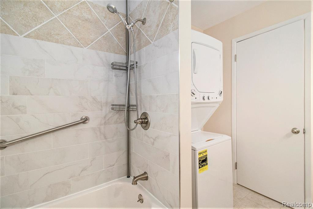 1750 MONTICELLO Street, 6, Trenton, MI 48183 — Photo 13