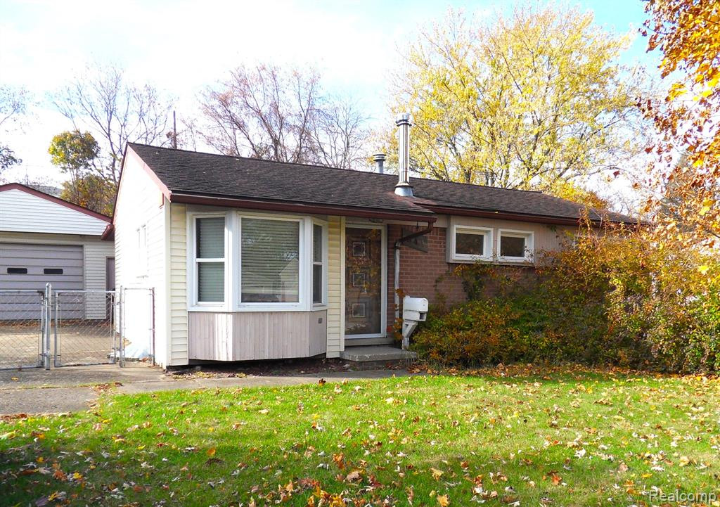 841 BISHOP Street, Milford, MI 48381 — front exterior
