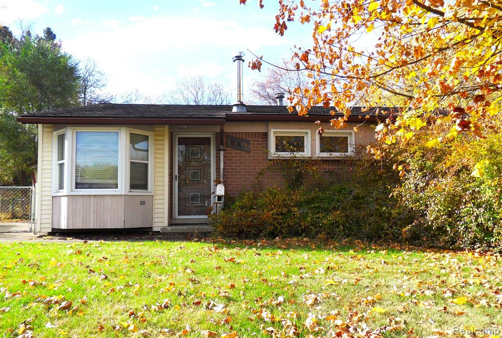 841 BISHOP Street, Milford, MI 48381 — Photo 2