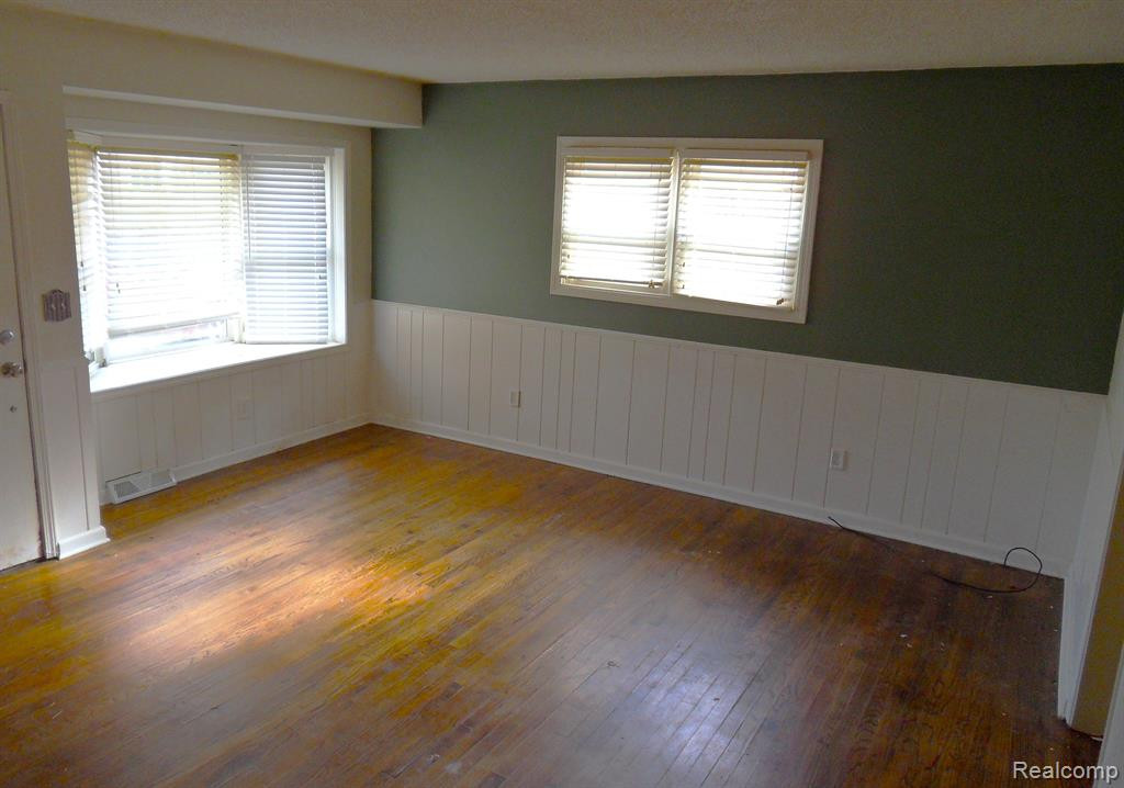 841 BISHOP Street, Milford, MI 48381 — Photo 5