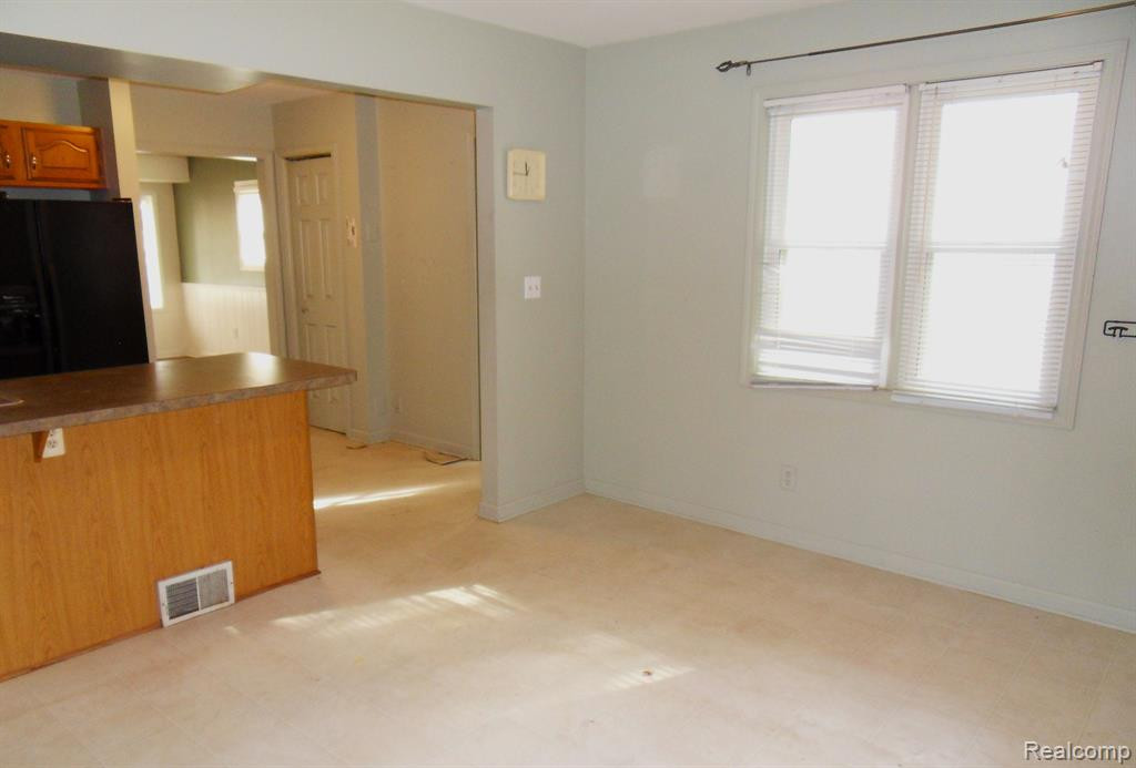 841 BISHOP Street, Milford, MI 48381 — Photo 9