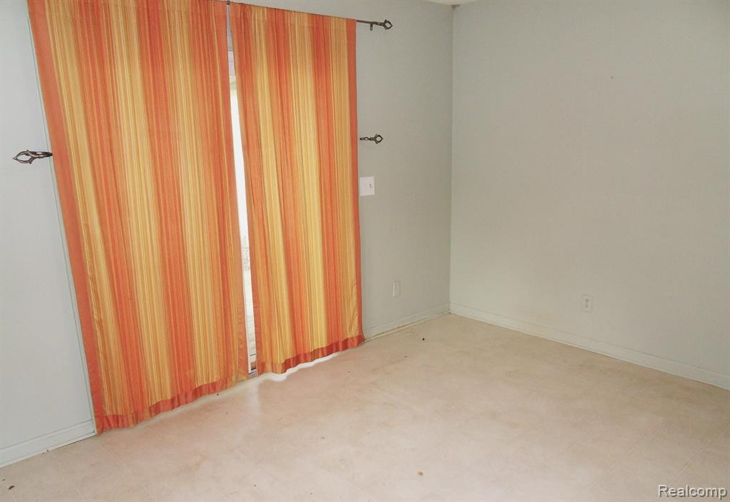 841 BISHOP Street, Milford, MI 48381 — Photo 10