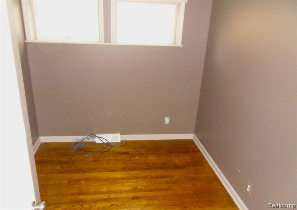 841 BISHOP Street, Milford, MI 48381 — Photo 13