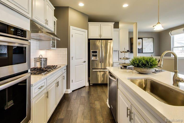 818 RISDON Trail S, Saline, MI 48176 — Photo 4