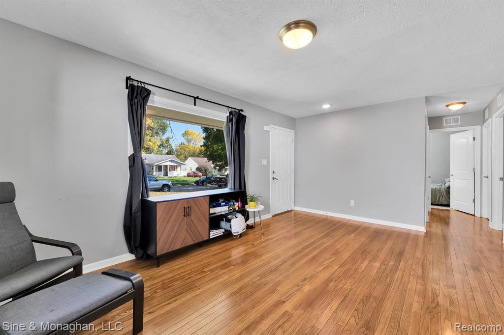 580 KENNEDY Avenue, Ypsilanti, MI 48198 — Photo 12