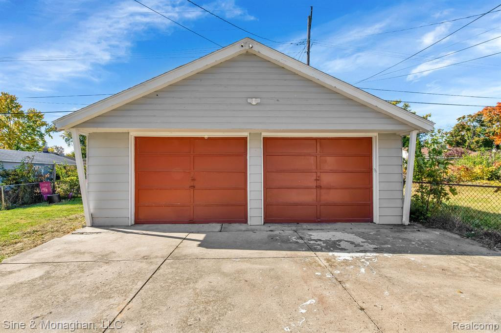 580 KENNEDY Avenue, Ypsilanti, MI 48198 — Photo 22