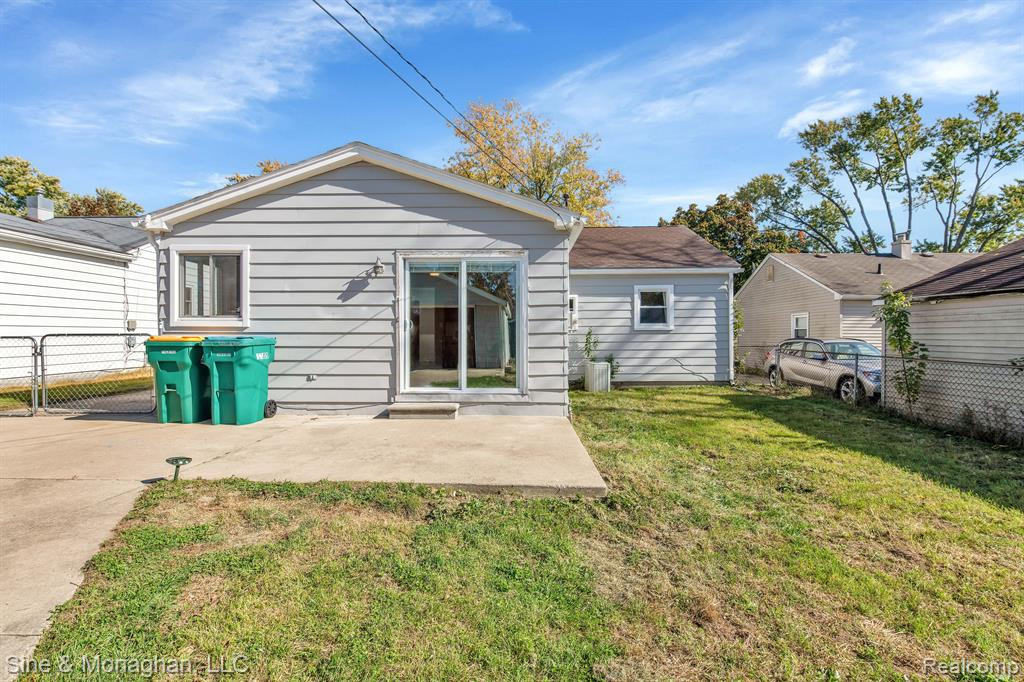580 KENNEDY Avenue, Ypsilanti, MI 48198 — Photo 23