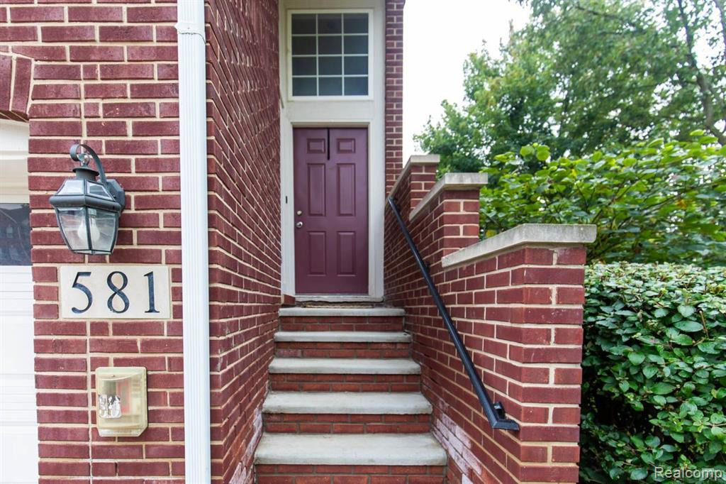 581 CHERRY ORCHARD Road, Canton, MI 48188 — Photo 4