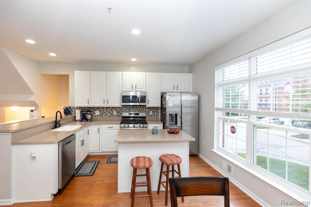 581 CHERRY ORCHARD Road, Canton, MI 48188 — Photo 14