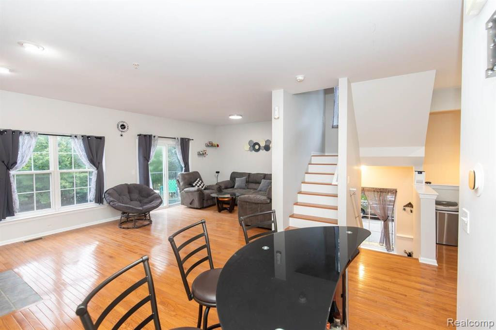 581 CHERRY ORCHARD Road, Canton, MI 48188 — Photo 18