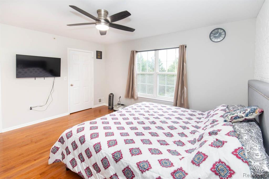 581 CHERRY ORCHARD Road, Canton, MI 48188 — Photo 39
