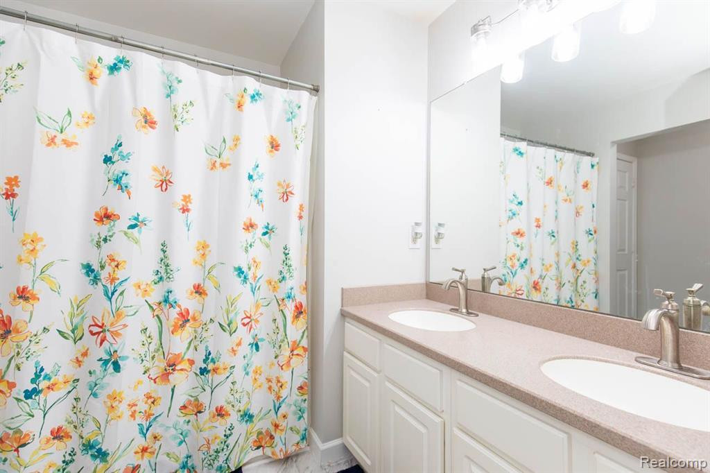 581 CHERRY ORCHARD Road, Canton, MI 48188 — Photo 41