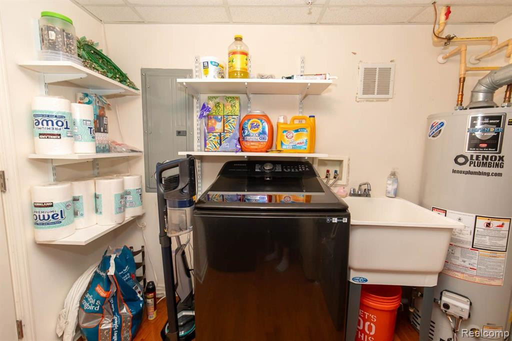 581 CHERRY ORCHARD Road, Canton, MI 48188 — Photo 50