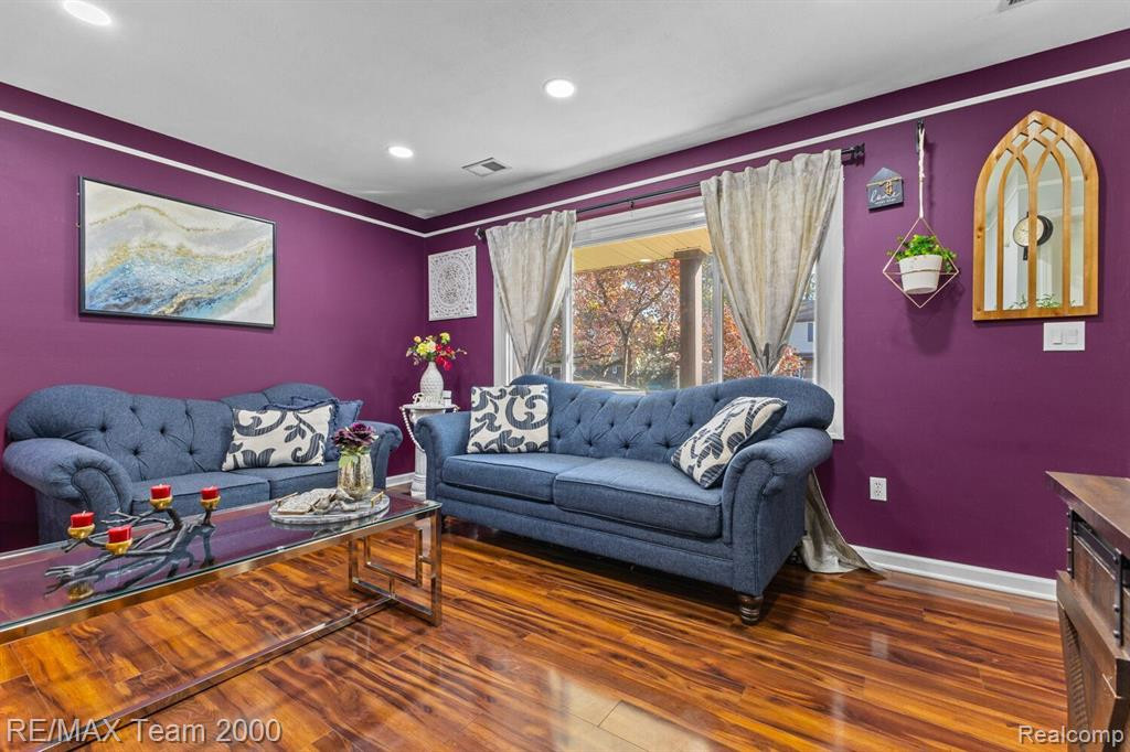 38071 CAROLON Boulevard, Westland, MI — Photo 5