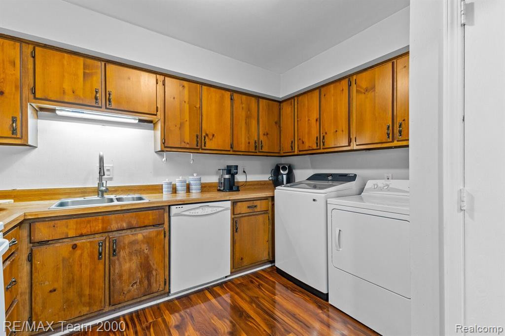 38071 CAROLON Boulevard, Westland, MI — Photo 10