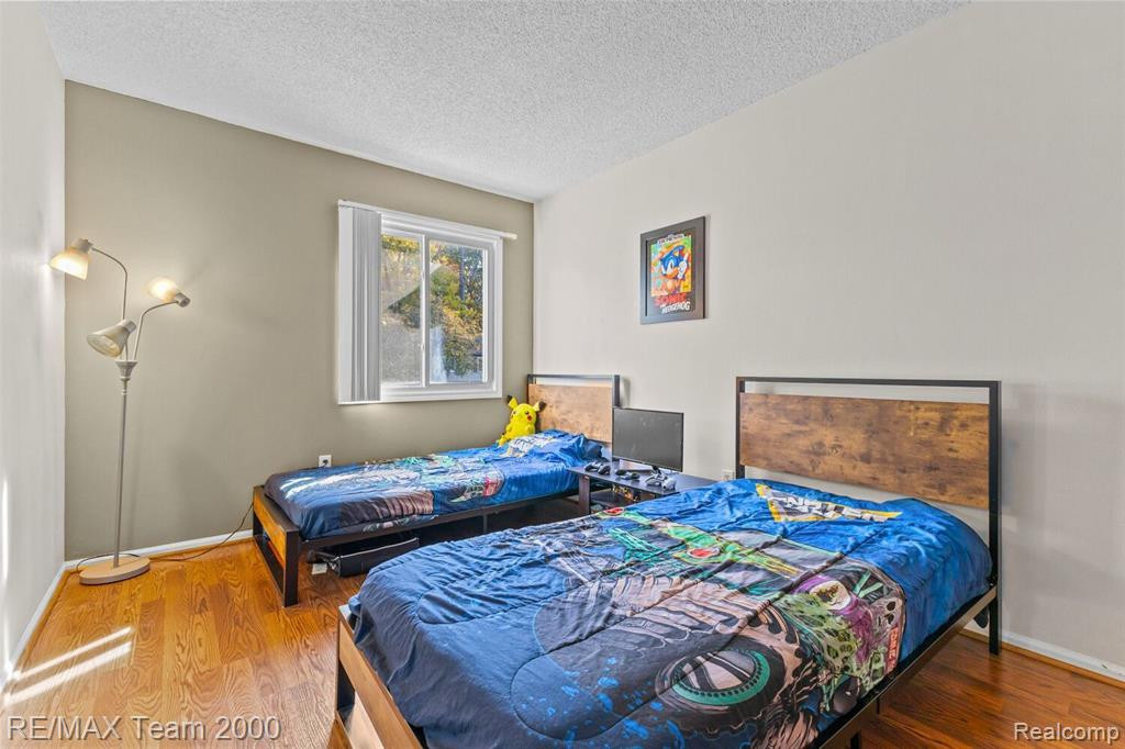 38071 CAROLON Boulevard, Westland, MI — Photo 18