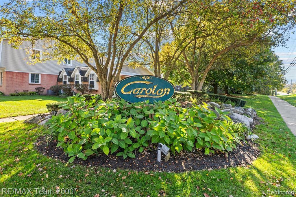 38071 CAROLON Boulevard, Westland, MI — Photo 21