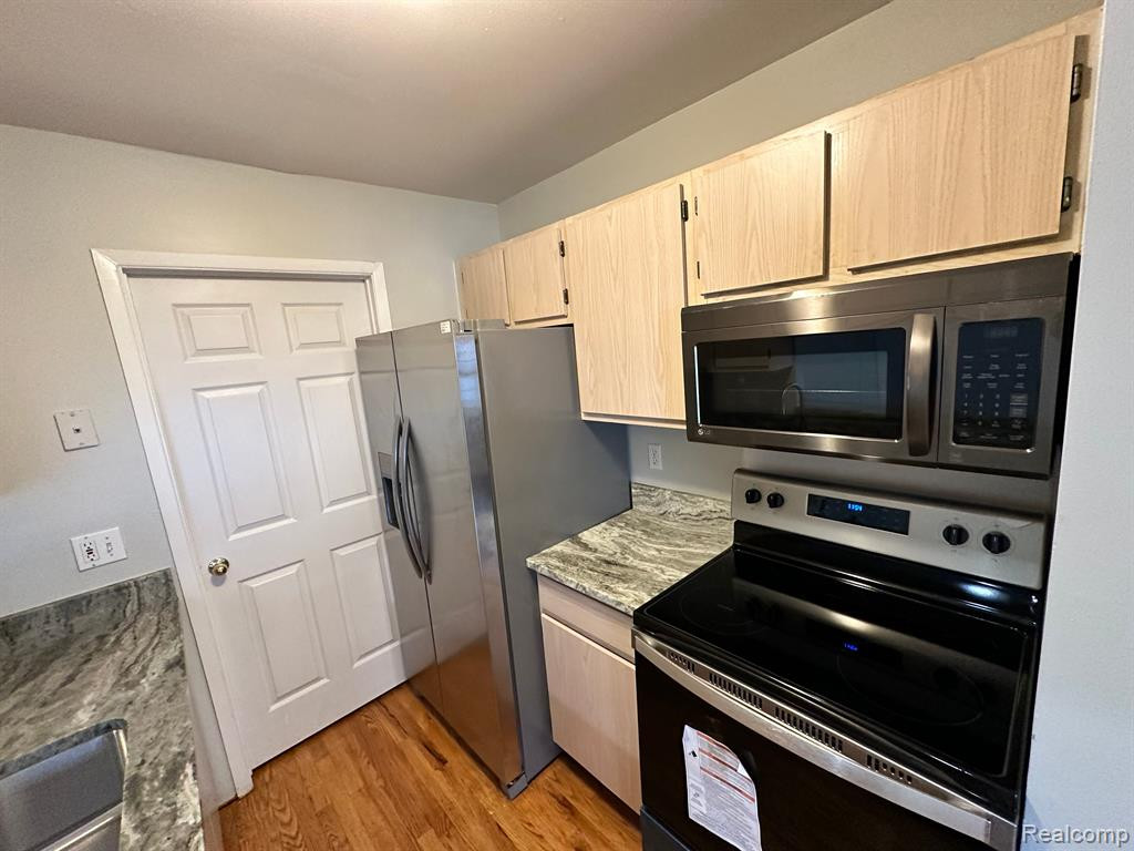 22040 CAPE COD Way, Farmington Hills, MI 48336 — Photo 6