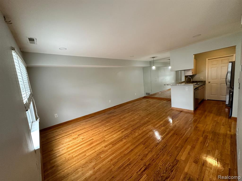 22040 CAPE COD Way, Farmington Hills, MI 48336 — Photo 9