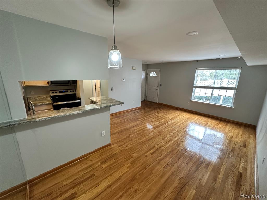 22040 CAPE COD Way, Farmington Hills, MI 48336 — Photo 10
