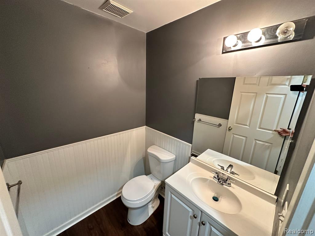 22040 CAPE COD Way, Farmington Hills, MI 48336 — Photo 11
