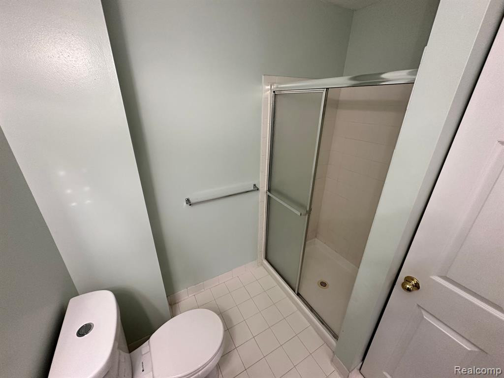 22040 CAPE COD Way, Farmington Hills, MI 48336 — Photo 18