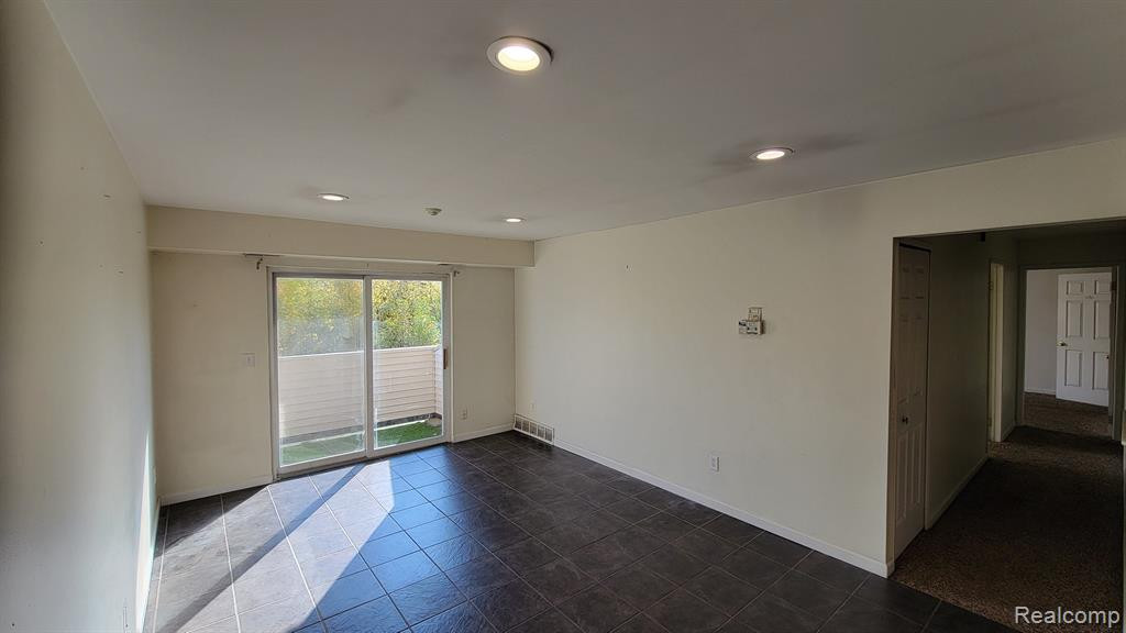 44465 SAVERY Drive, Canton, MI 48187 — Photo 4