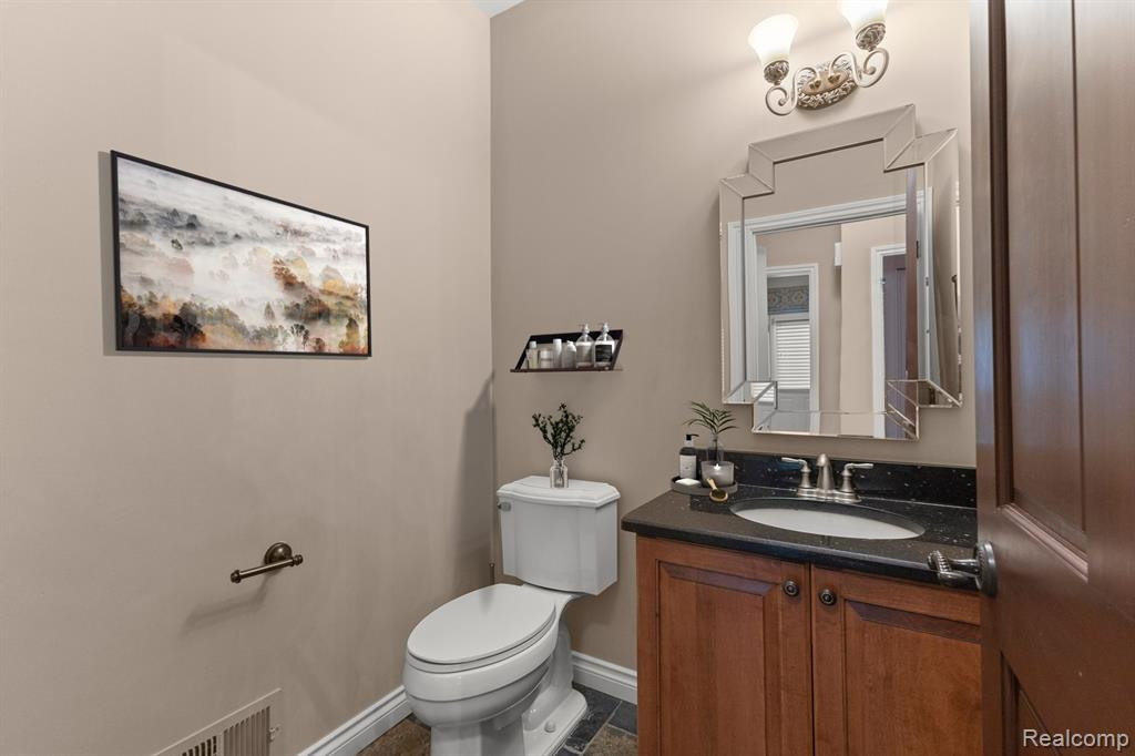 7394 WHITTINGHAM Way, West Bloomfield, MI — Photo 32