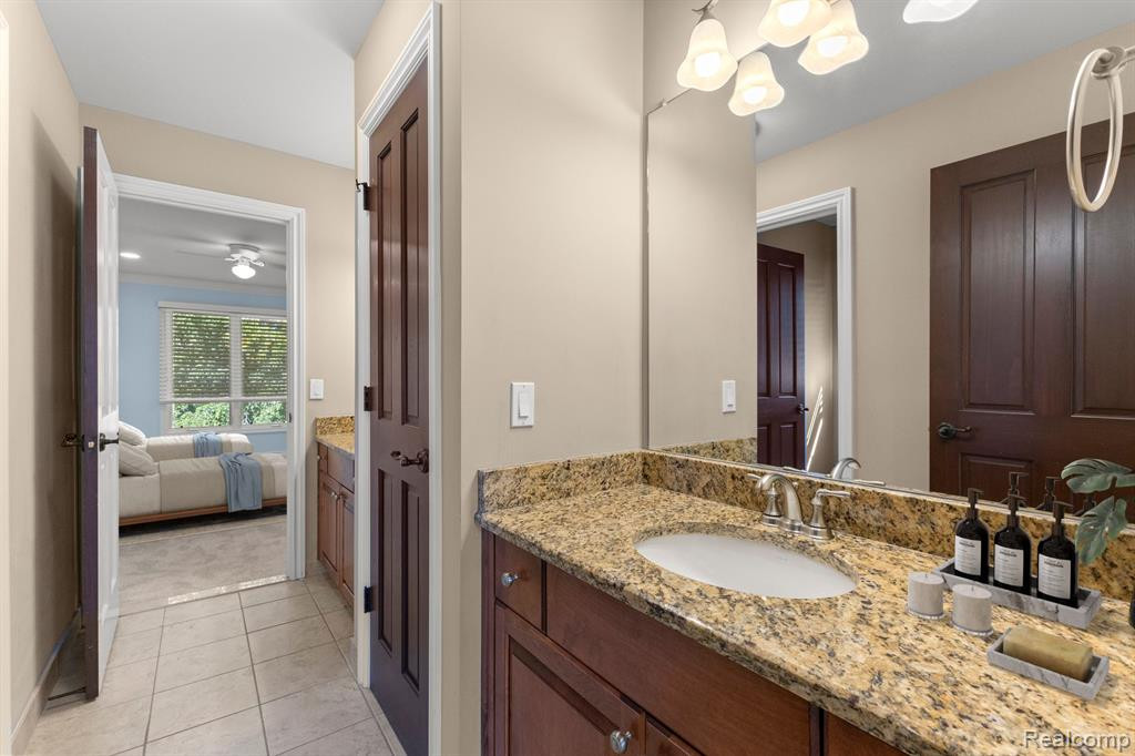7394 WHITTINGHAM Way, West Bloomfield, MI — Photo 35