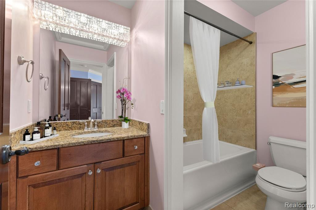 7394 WHITTINGHAM Way, West Bloomfield, MI — Photo 40