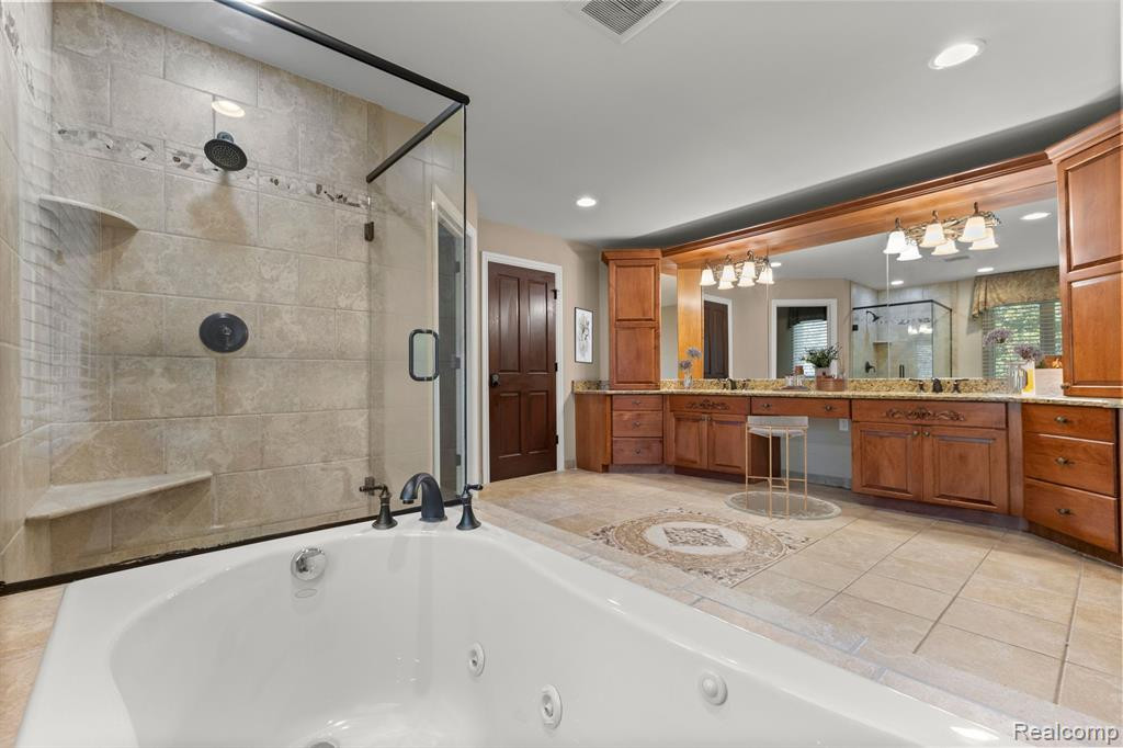 7394 WHITTINGHAM Way, West Bloomfield, MI — Photo 46