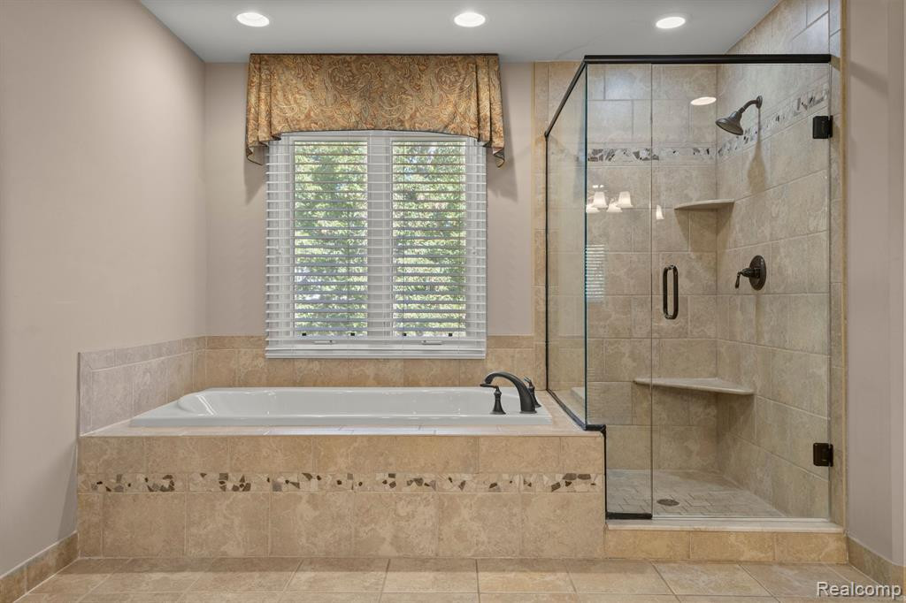 7394 WHITTINGHAM Way, West Bloomfield, MI — Photo 47
