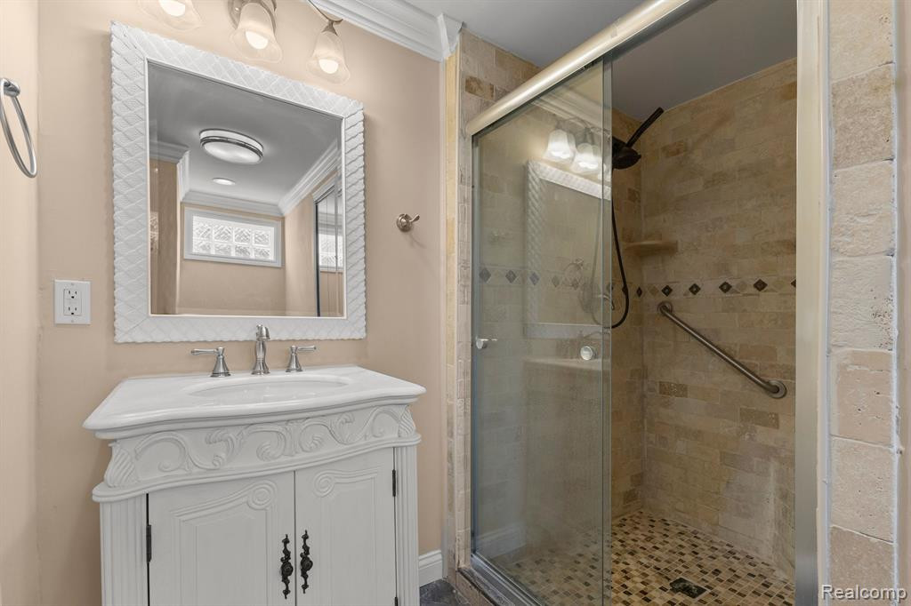 7394 WHITTINGHAM Way, West Bloomfield, MI — Photo 52