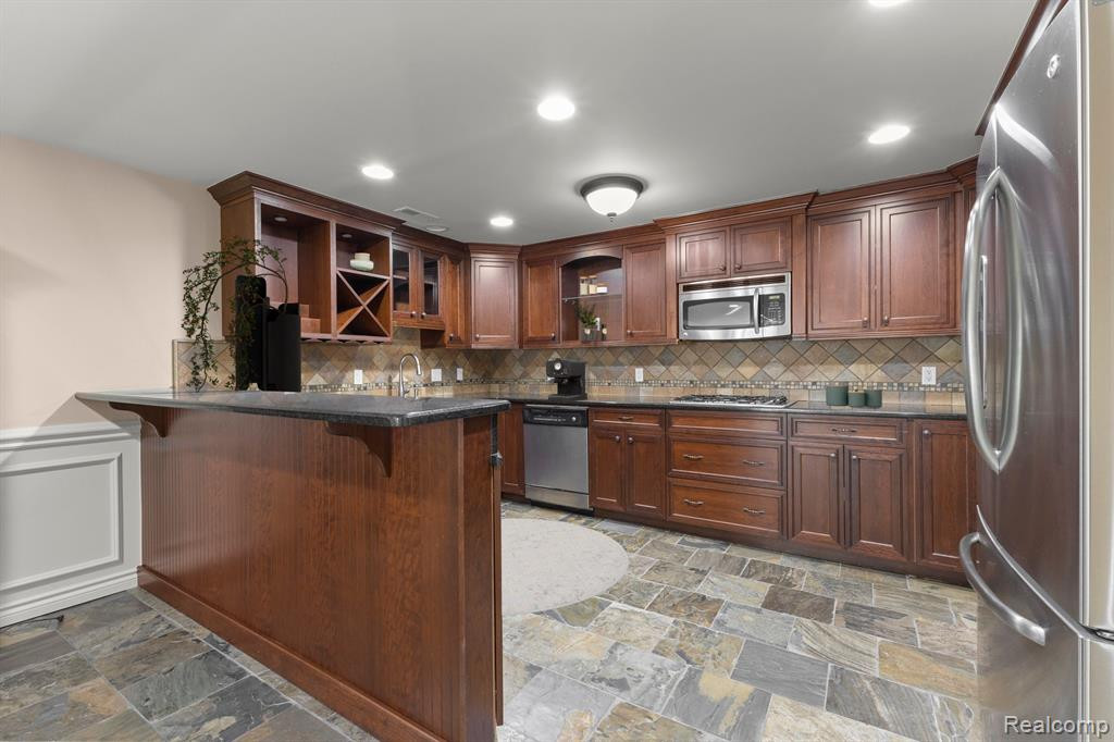 7394 WHITTINGHAM Way, West Bloomfield, MI — Photo 55